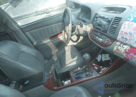 2002 Toyota Camry Xle V6 z USA, uszkodzony, nr VIN 4T1BF30K92U029580